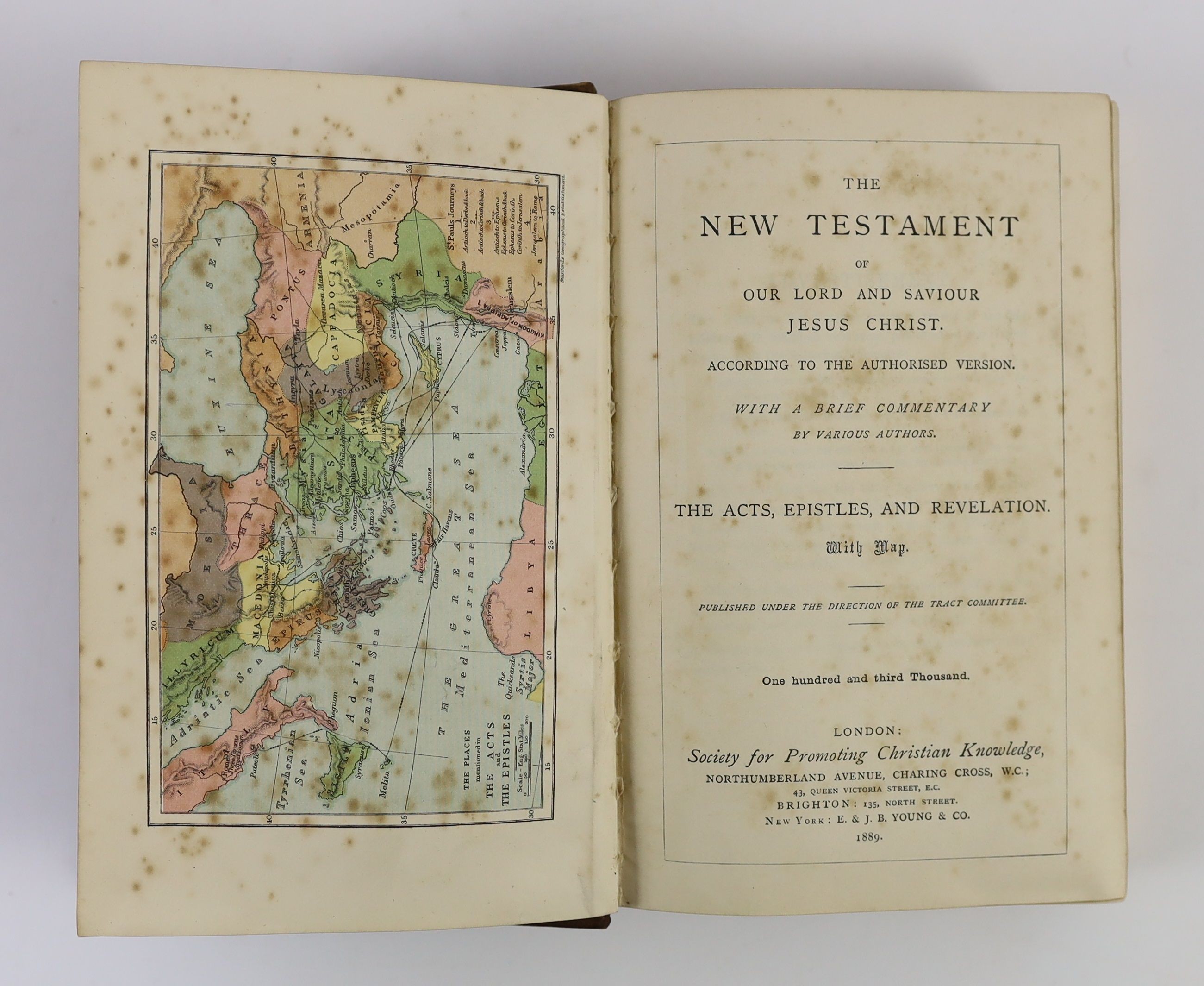 Hole, William - Old Testament History. Complete with 75 coloured plates, each with descriptive tissue guard. Publishers cloth with gilt letters direct on upper and spine, folio. Eyre & Spottiswoode, London, c.1925/30, mi